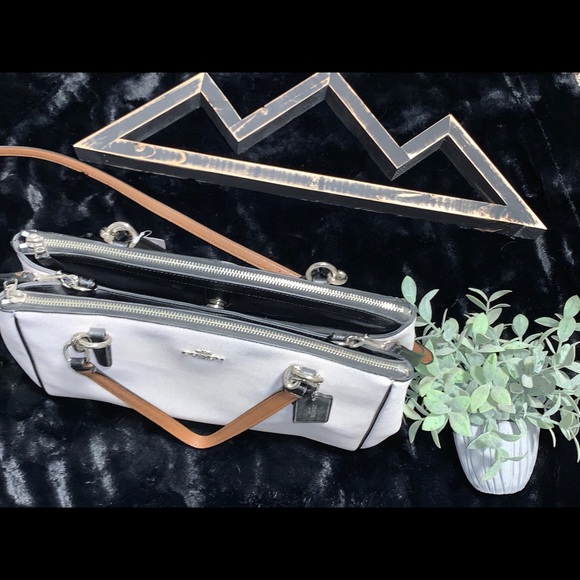 Coach Purse - Picture 3 of 8